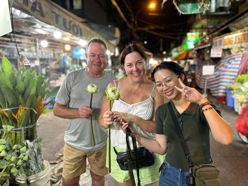 Ho Chi Minh: Street Food & Sightseeing Tour with Local Guide - Key points at a glance