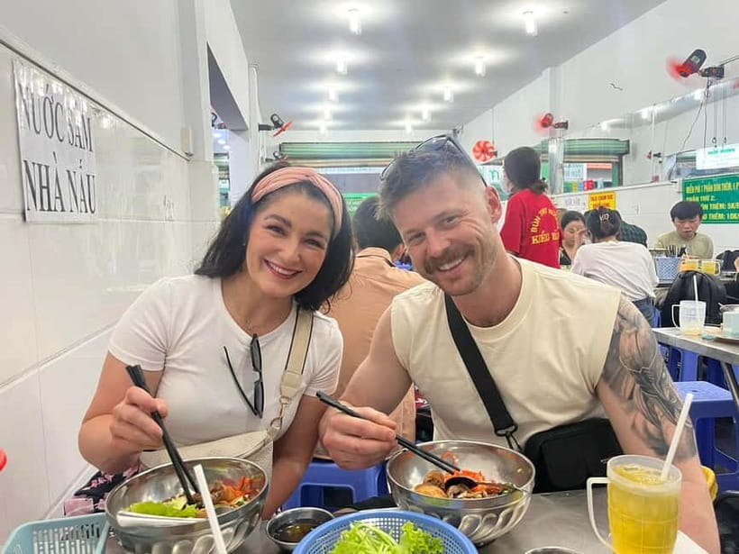 Ho Chi Minh: Street Food & Sightseeing Tour with Local Guide - Who should book this food tour