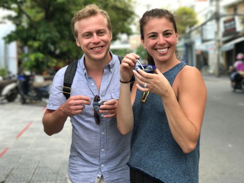 Hoi An: Evening Food Tour with 7 Tastings and Boat Trip - Vietnamese bingo, Bai Choi, and local evening life