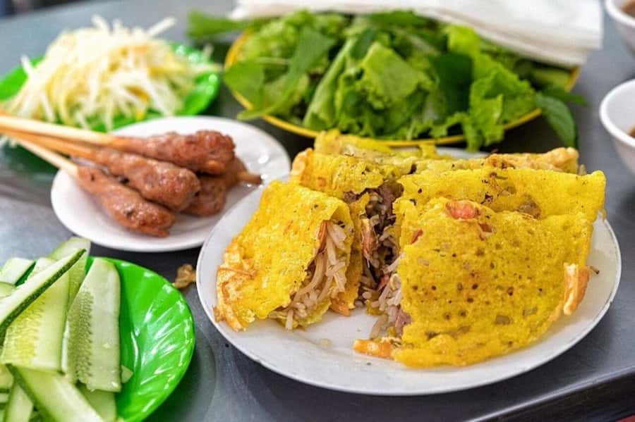 Hoi An food tour - The first bites: Hoi An-style banh mi