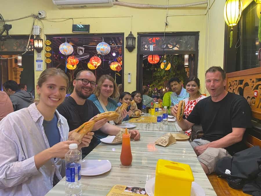 Hoi An food tour - Nem and charcoal-grilled thịt nướng
