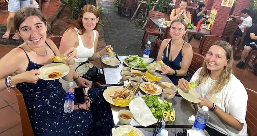 Hoi An food tour - Tea, chè, and bánh xoài to finish