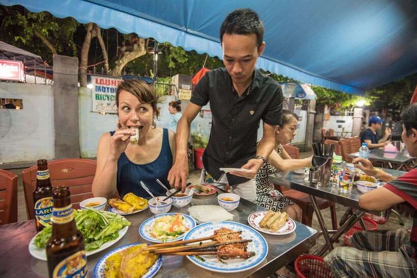 Hoi An: Sunset Food Tasting Tour - Starting at sunset on Tran Hung Dao Street