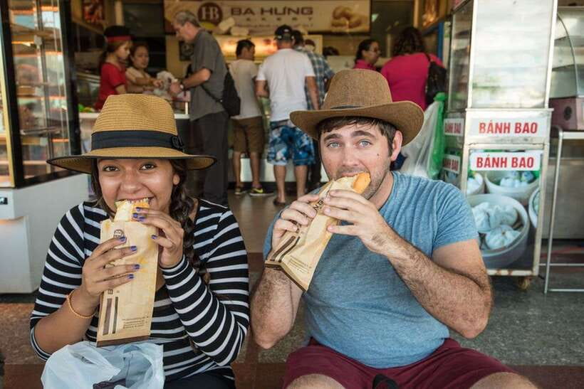 Hoi An: Sunset Food Tasting Tour - Banh mi from a bakery with two decades of local trade