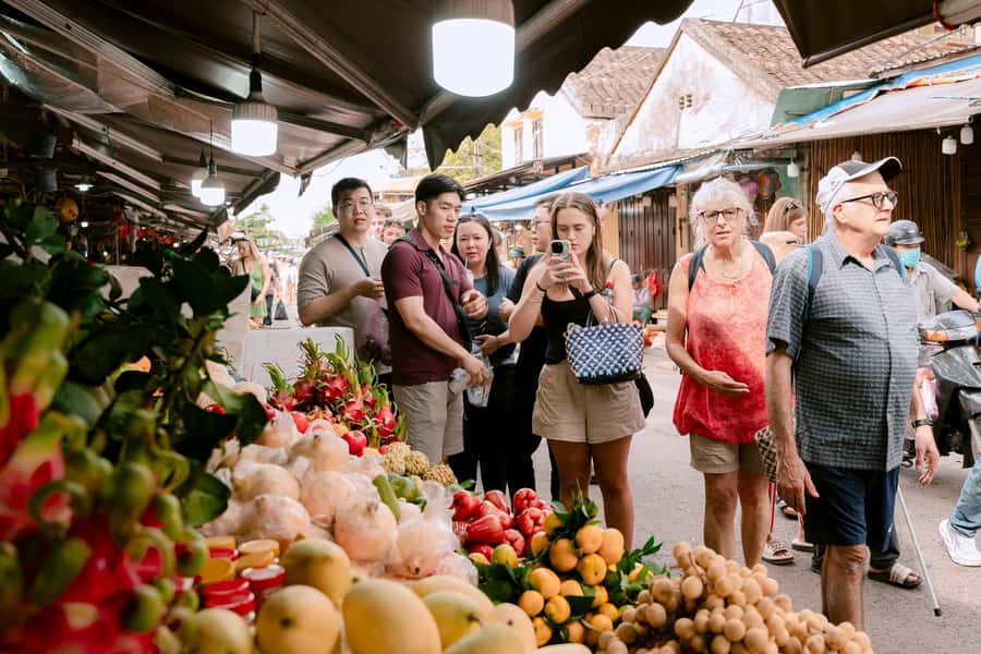 Hoi An: Unique Street Food Tour - Coffee, sugar cane juice, and the best banh mi