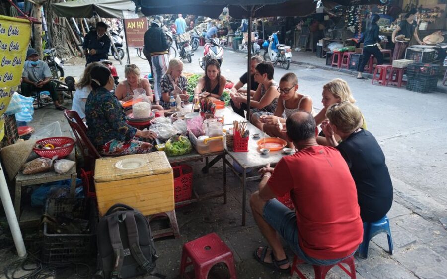 Hoi An Vegan Food Tour - Cao Lau and the taste of Hoi An