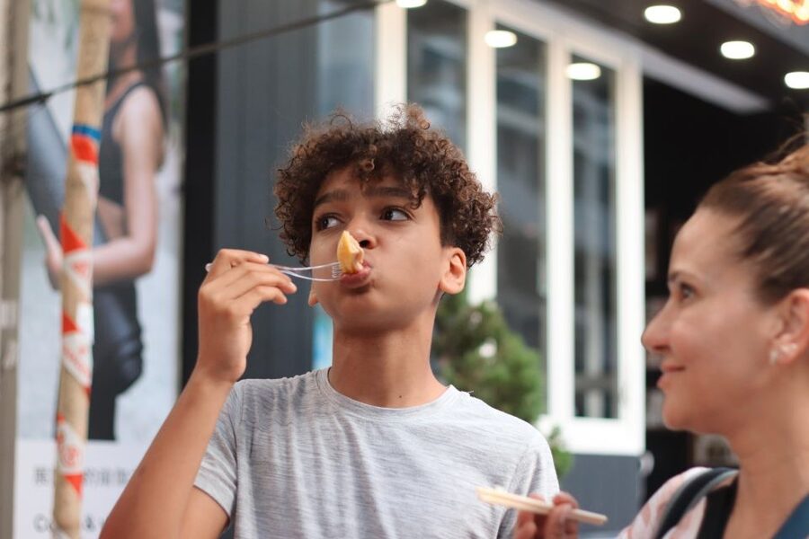 Hong Kong: Street Food Tour with Locals - Dim Sum and Wonton - Dim sum, har gow, and the rise of everyday snacks