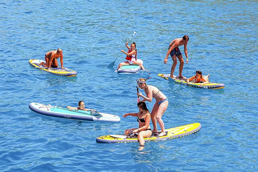 Ibiza: Beach Hopping Cruise w/ Paddleboard, Food, & Drinks - Drinks, music, and the mood of the boat