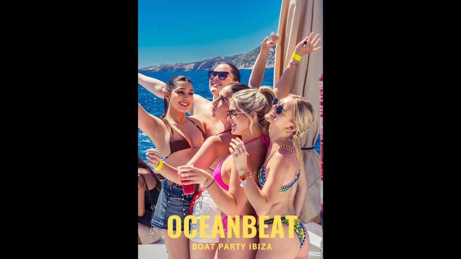 Ibiza: Ocean Club Boat Party with Premium Drinks, Food, & DJ - When the DJ takes over the deck
