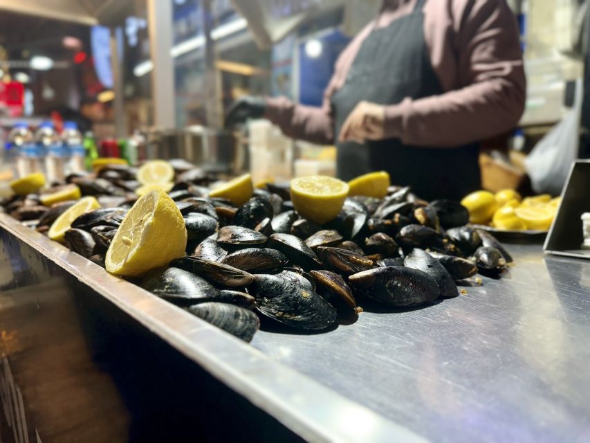 Istanbul Culinary Tour: Local Hotspots & Gourmet StreetFoods - Turkish tea sets the tone