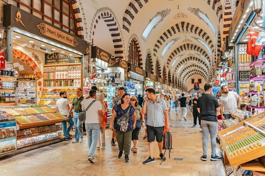 Istanbul: European and Asian Side Guided Foodie Walking Tour - Key points at a glance