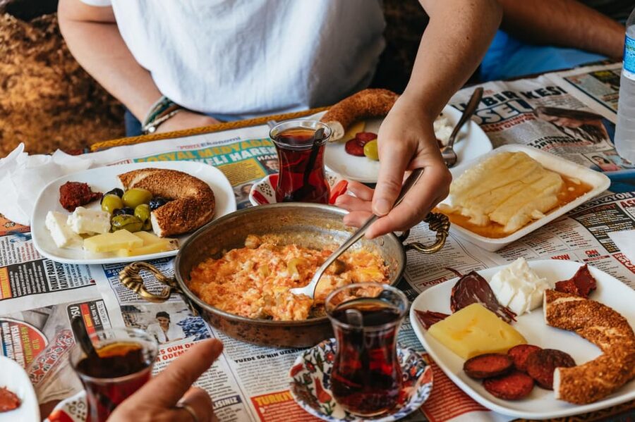 Istanbul: European and Asian Side Guided Foodie Walking Tour - Turkish breakfast and the first tasting stops