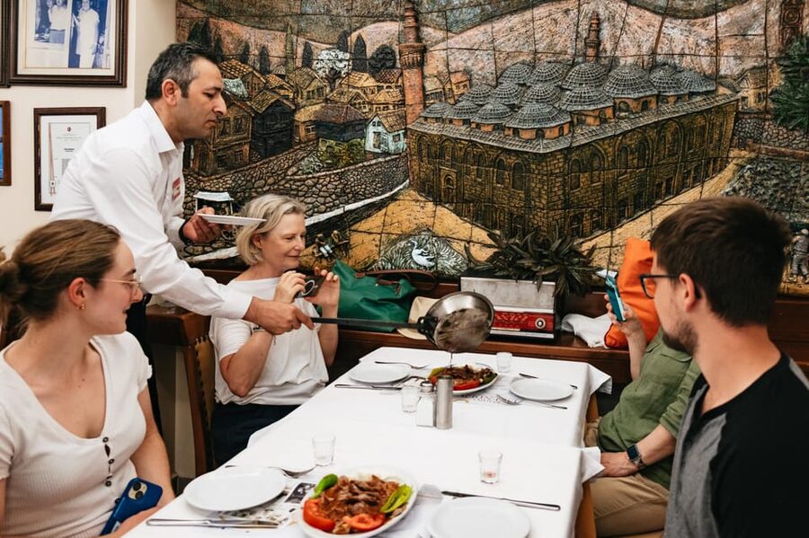 Istanbul: European and Asian Side Guided Foodie Walking Tour - How much food do you really get?