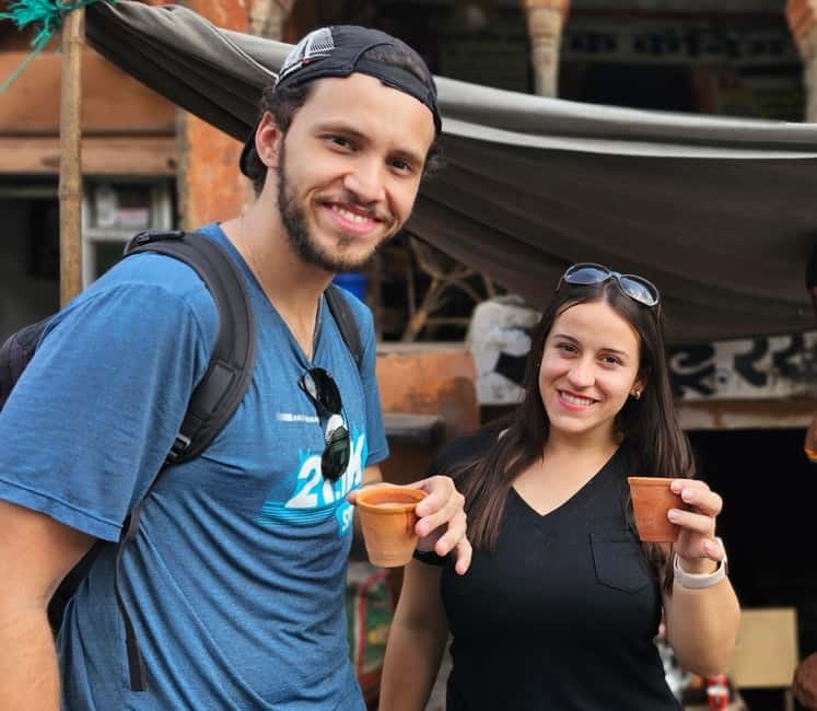 Jaipur Food Walk l Eat Just Like Locals - Savory bites: samosa, mirchi vada, and paneer chilla