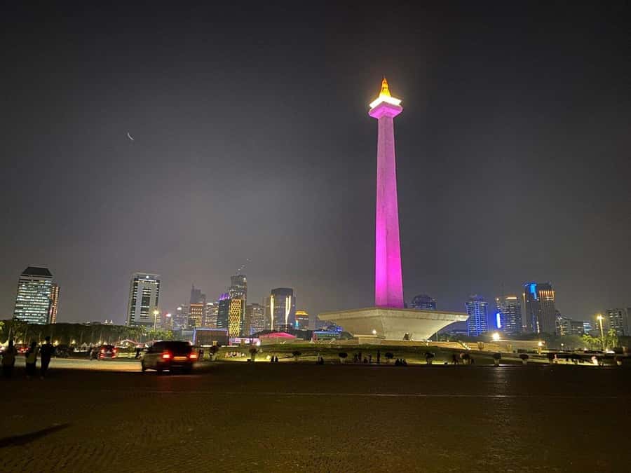 Jakarta: Private Guided Sightseeing & Street Food Night Tour - Why Jakarta after dark works so well