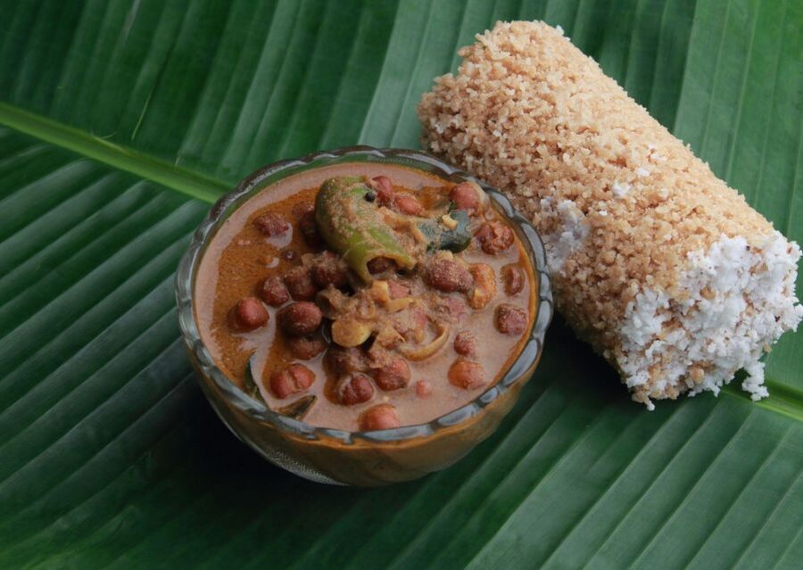 Kochi: Local Street Food Guided Walking Tour with Tastings - Jew Town, markets, and curious local sights