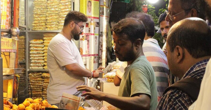 Kolkata Midtown Madness- A Street Food & Nightlife Tour - Kathi rolls bring a heavier bite
