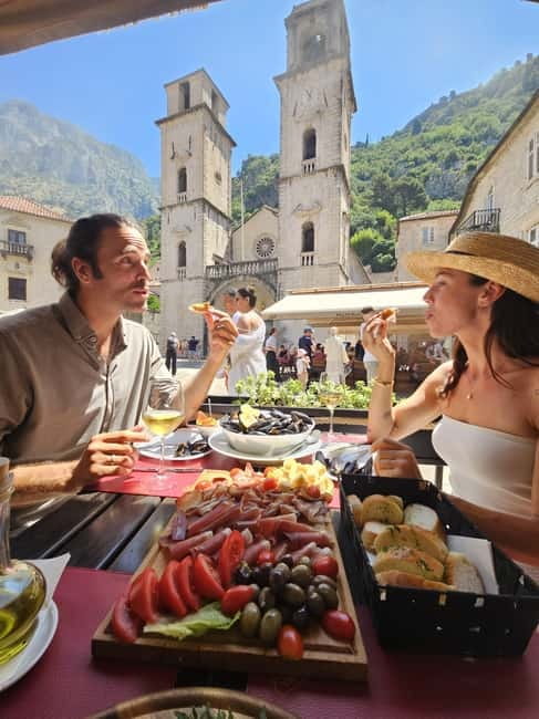 Kotor: Private Walking Tour with Wine and Food Tasting - The open market and local tasting
