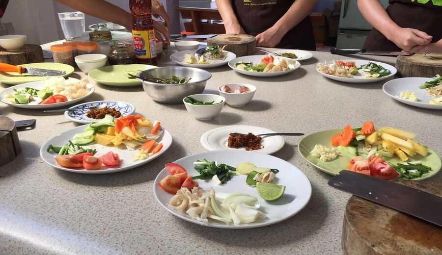 Krabi: Morning or Afternoon Culinary Adventure at Smart Cook - Flavor adjustments and vegetarian cooking
