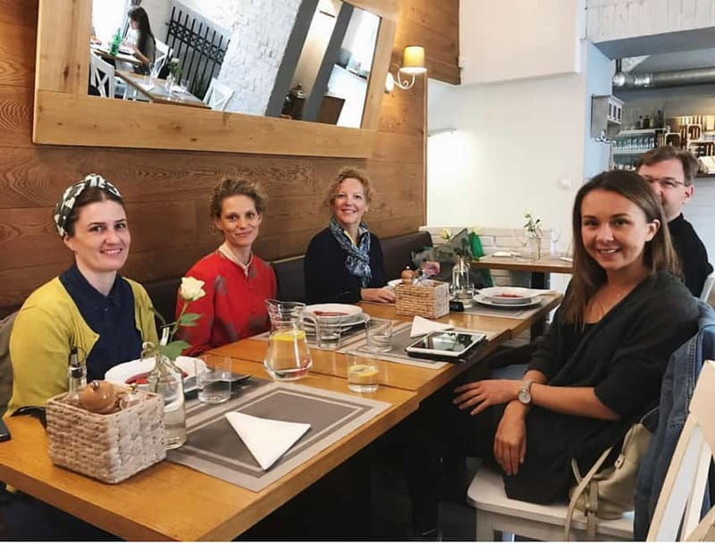 Krakow: Guided Polish Food and Culture Tour with Tastings - What the guide adds to the meal