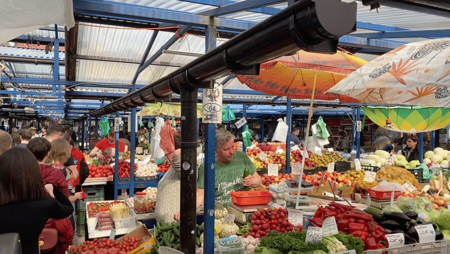 Krakow: Street Food Walking Tour - Pickles, sausage, and the Polish pantry