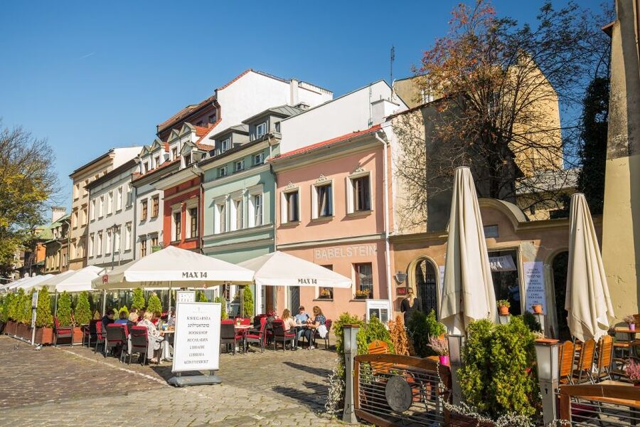 Krakow: Traditional Street Food Walking Tour - What the 90-minute schedule really means