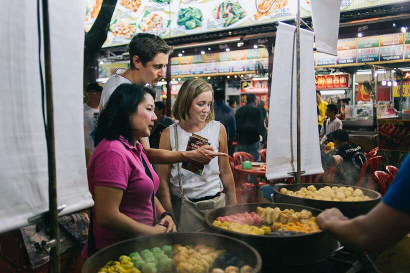 Kuala Lumpur: Local Street Food Night Tour - What your guide adds beyond the food