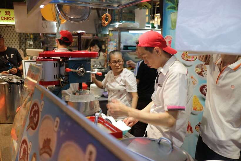 Kuala Lumpur: Nightlife Street Food Tour with 6 Tastings - Sri Maha Mariamman Temple and Kuala Lumpur’s Indian community