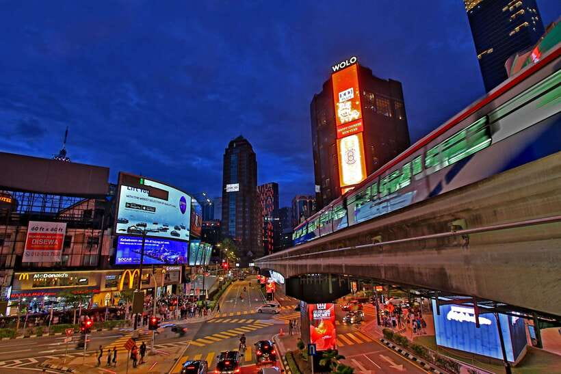 Kuala Lumpur: Sightseeing, Markets, and Food Night Tour - Key points at a glance