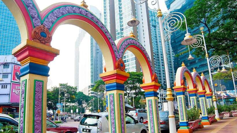 Kuala Lumpur: Sightseeing, Markets, and Food Night Tour - The King’s Palace and Malaysia’s royal story