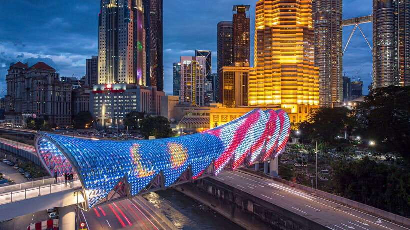 Kuala Lumpur: Sightseeing, Markets, and Food Night Tour - Merdeka Square, the I Love KL statue, and the River of Life