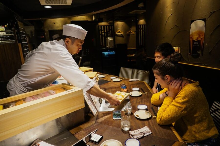 Kyoto: Foodie Night Tour in Gion with 9 dishes + 6 Sake - Starting beneath Gion’s evening lights