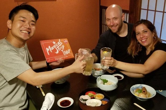 Kyoto Night Foodie Tour in Gion (9+ dishes + 6 Sake tastings) - What the guides add to the night