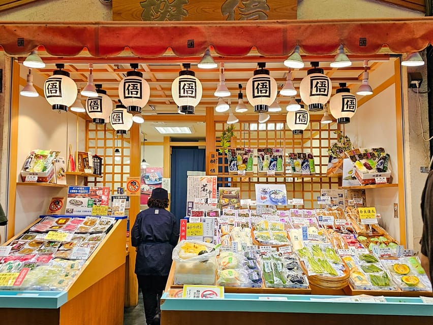 Kyoto: Nishiki Market and Depachika Food Tour with a Local - Who should book this Kyoto food walk?