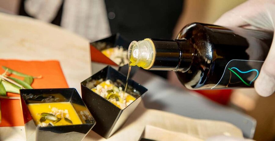 Lake Garda: Tour with 4 Olive Oil Tasting & Local Food - A family olive estate above Lake Garda