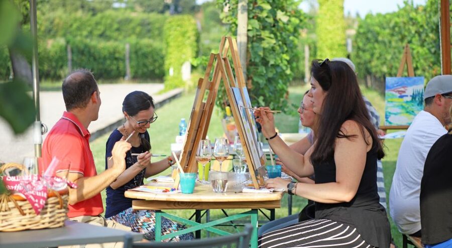 Lazise: Painting Expereince with Wine and Local Food Platter - Should you book the Lazise painting experience?