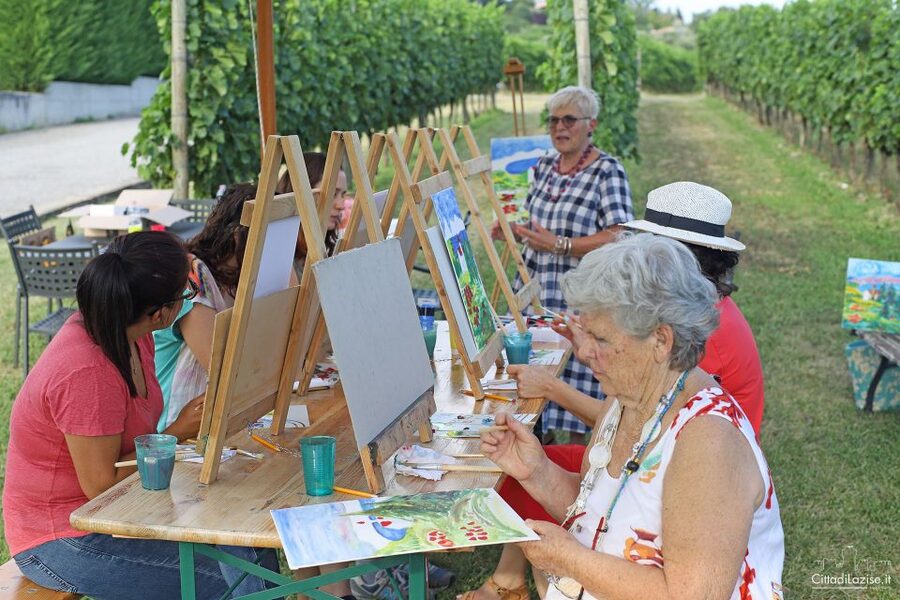 Lazise: Painting Expereince with Wine and Local Food Platter - Practical details that shape the day