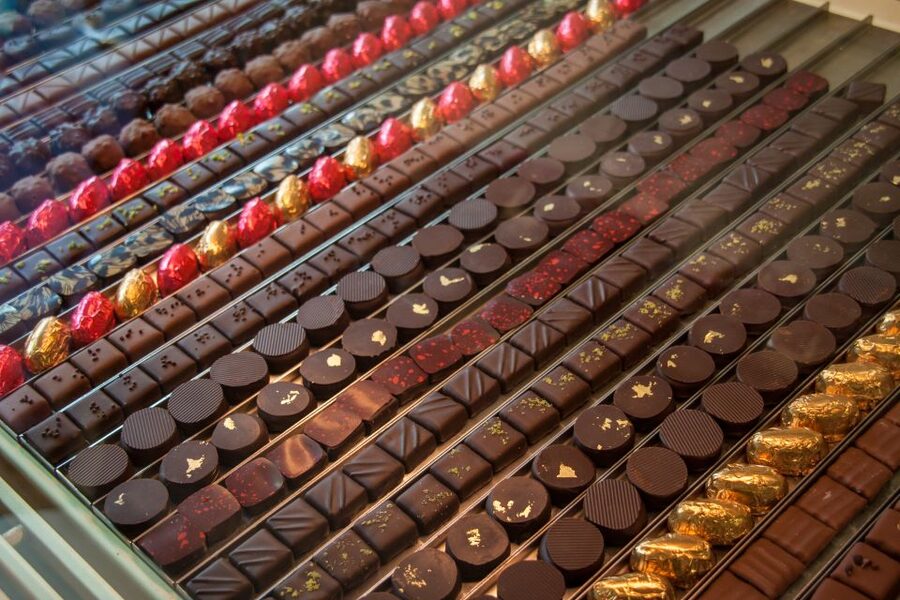 Le Marais: Pastry and Chocolate Food Tour - Why Le Marais is the right setting for a food walk