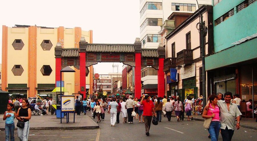 Lima: Flavors and Tradition Walking Tour with Food Tasting - Who should book this experience?