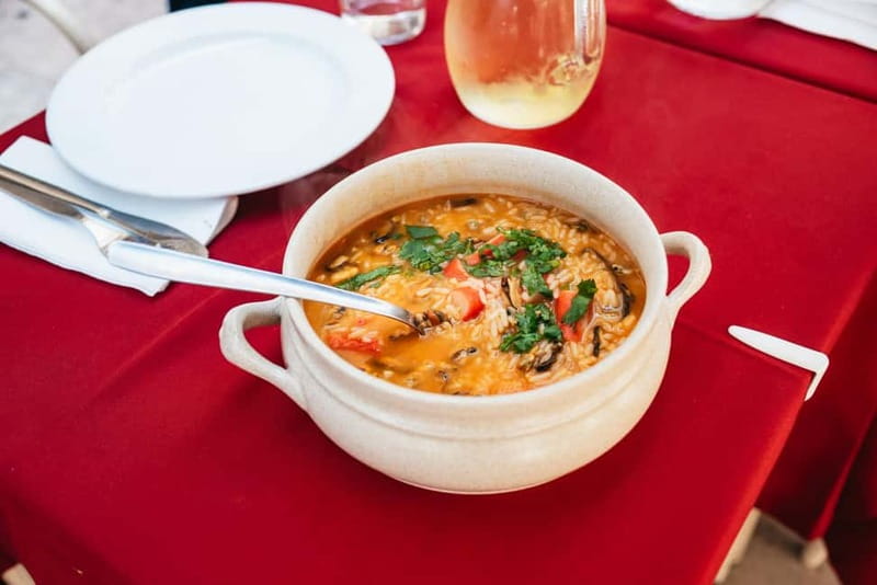 Lisbon: Baixa District Food Tour with Dinner and Drinks - What the $93 price really covers