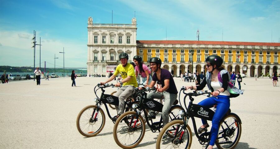 Lisbon: E-Bike Food Tour of Alfama and Old Town - Praça da Figueira and the return route
