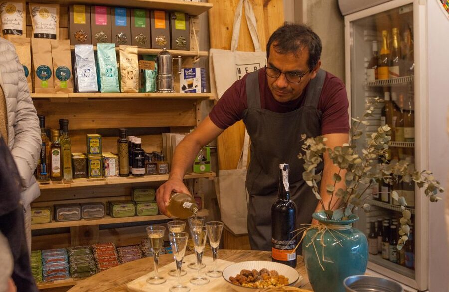 Lisbon: Evening Local Food Crawl with Drink Pairings - Key things to know before you book