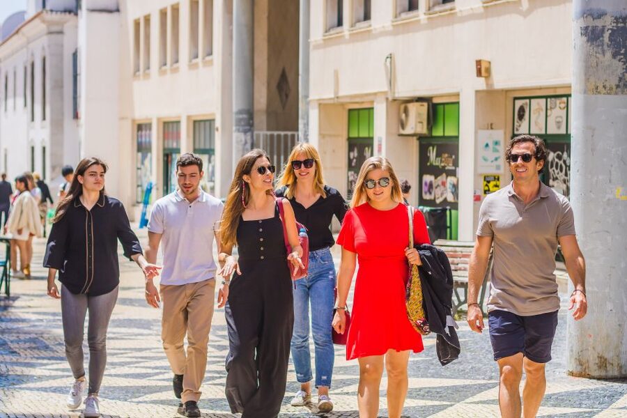 Lisbon: Guided Food and Wine Tasting Tour - A food walk from Restauradores Square