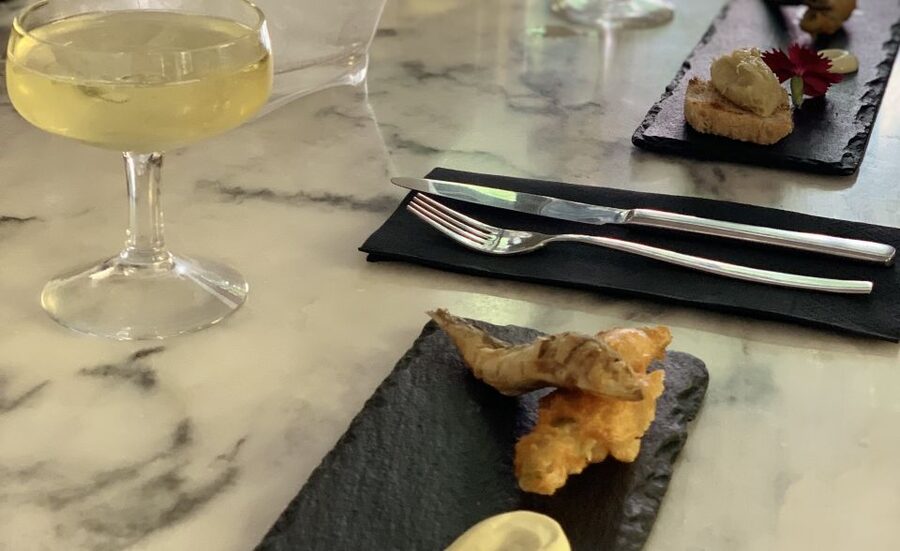 Lisbon: Guided Food and Wine Tasting Tour - Castle Quarter views and a final taste in Santo António
