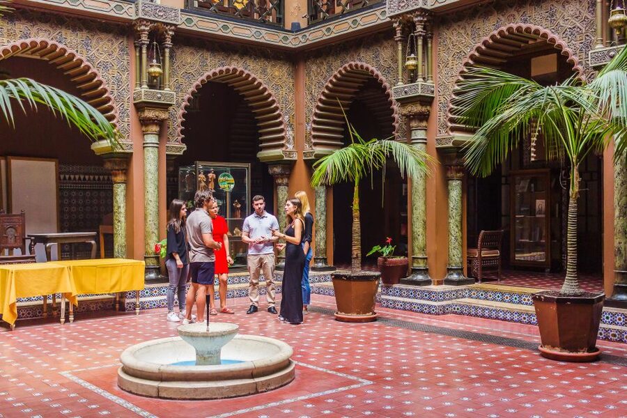 Lisbon: Guided Food and Wine Tasting Tour - What the $122 price includes