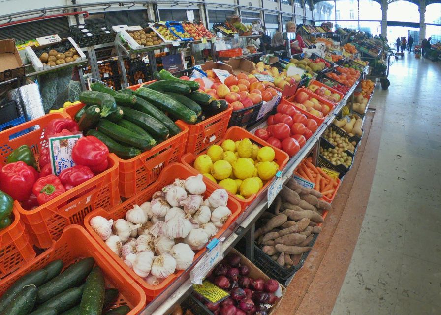 Lisbon: Local Market, Food, and Culture Walking Tour - The guides make the difference
