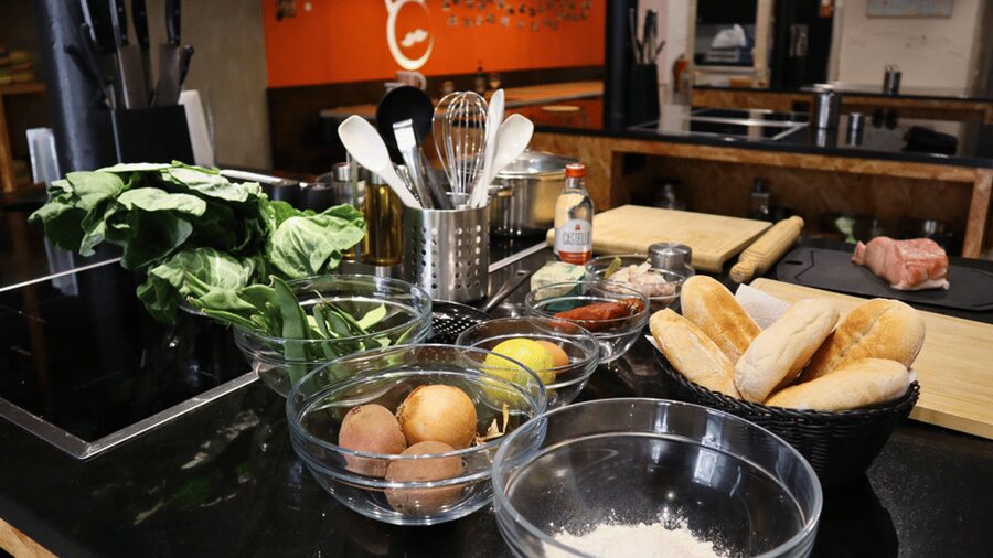 Lisbon: Portuguese street food cooking class with Drinks - Key points to know before booking