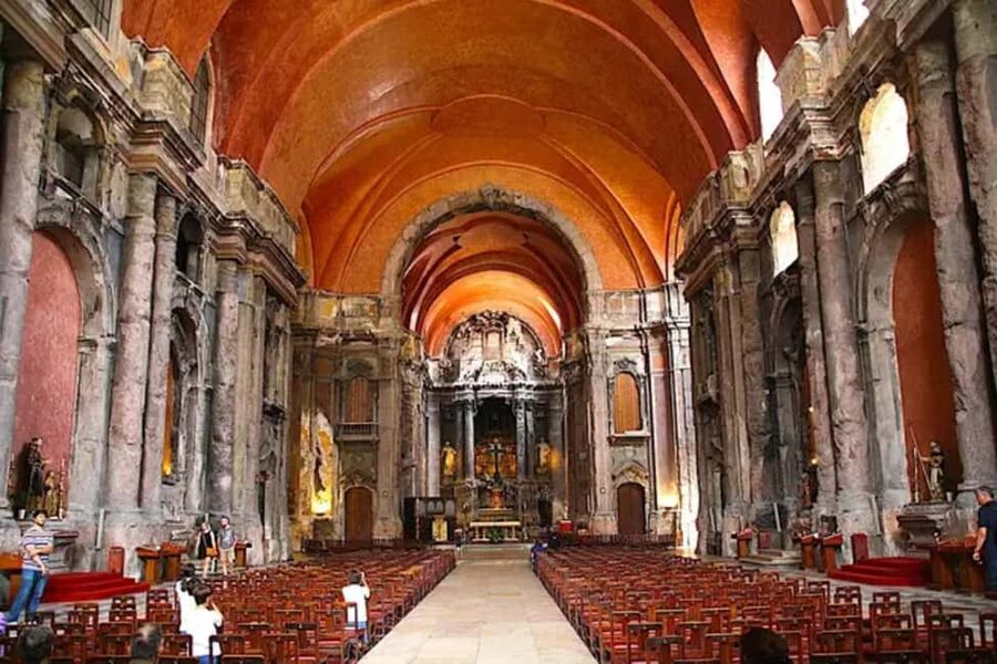 Lisbon Through the Eyes of a Local - Food and Walking Tour - Lisbon Cathedral and the last views