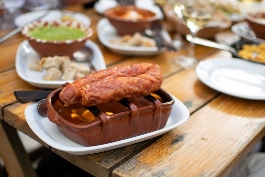 Lisbon Traditional Portuguese Food and Sightseeing Tour - Who will get the most from this tour