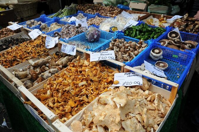 London Bridge & Borough Market Food Tour with 7 Authentic Dishes - British cheese at a historic pub
